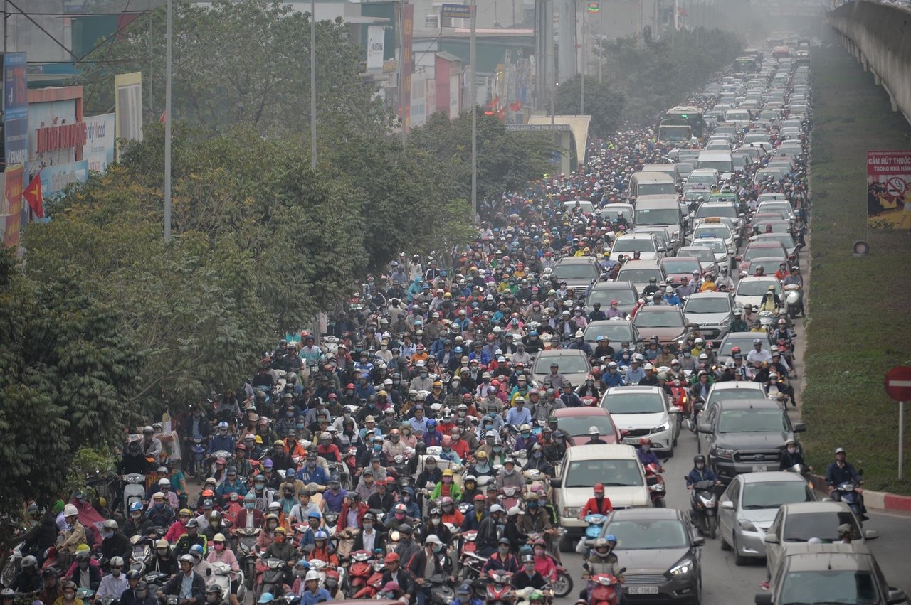 lat-cong-ten-no-duong-tren-cao-nut-giao-lon-nhat-ha-noi-ket-cung