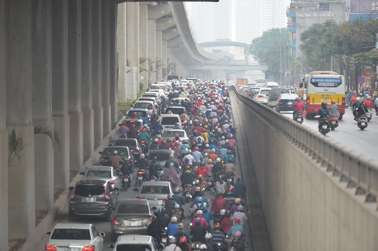 lat-cong-ten-no-duong-tren-cao-nut-giao-lon-nhat-ha-noi-ket-cung