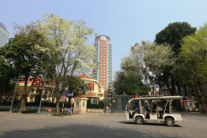 ngo-ngang-ha-noi-thang-ba