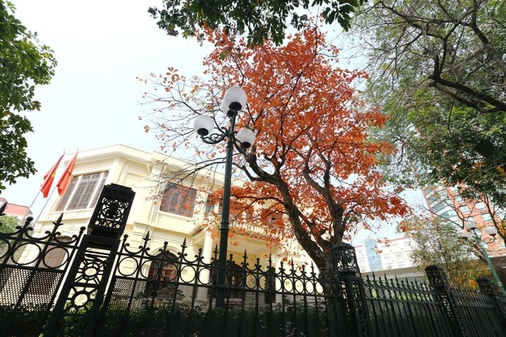 ngo-ngang-ha-noi-thang-ba