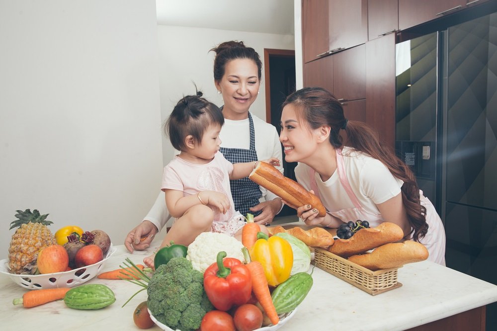 3-the-he-gia-dinh-a-hau-diem-trang-khien-nguoi-ham-mo-xuc-dong-voi-bo-anh-83