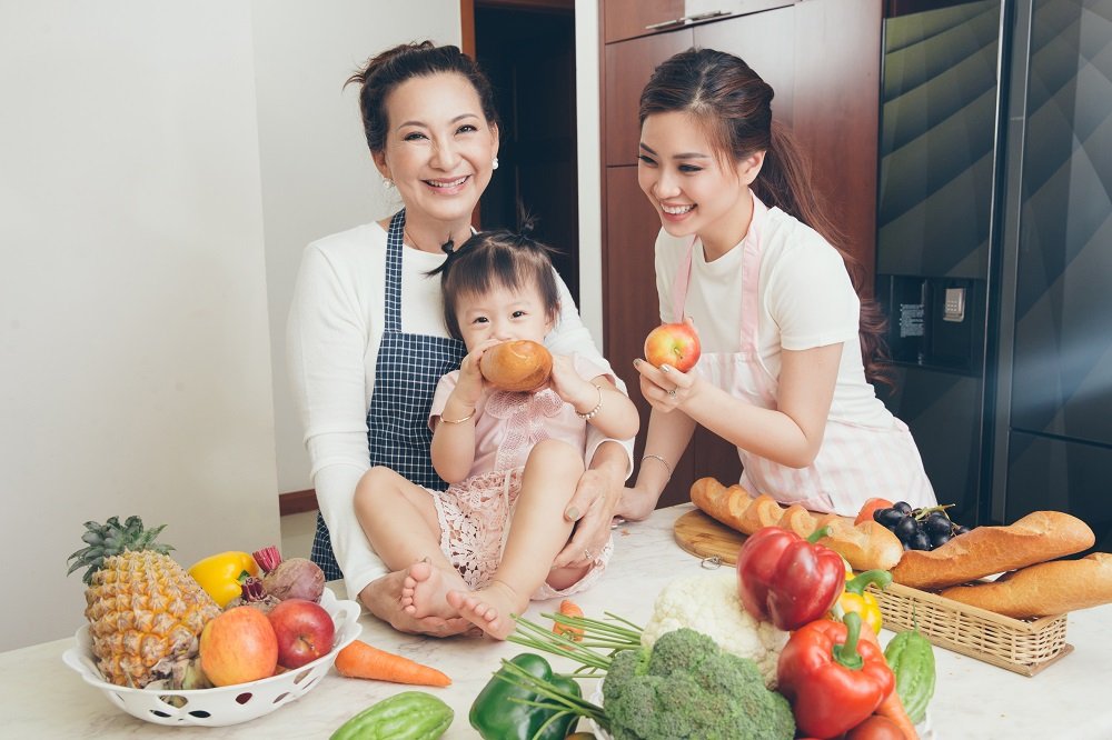 3-the-he-gia-dinh-a-hau-diem-trang-khien-nguoi-ham-mo-xuc-dong-voi-bo-anh-83