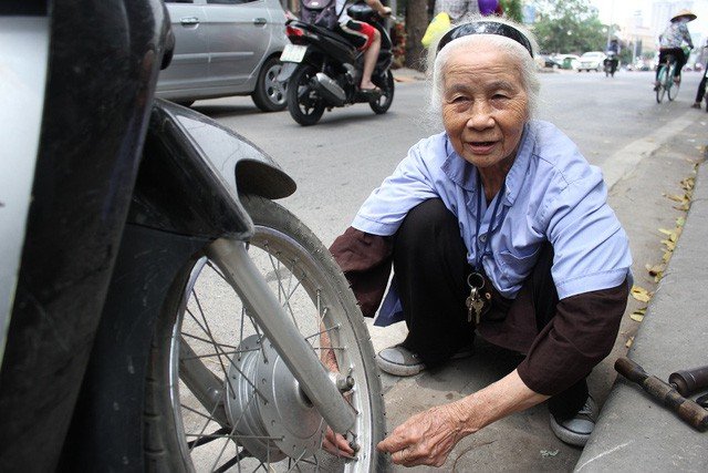 Chuyện kỳ lạ về những cụ bà 