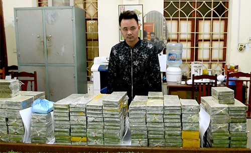 Bốn người bị khởi tố trong vụ ôtô chở 288 bánh heroin