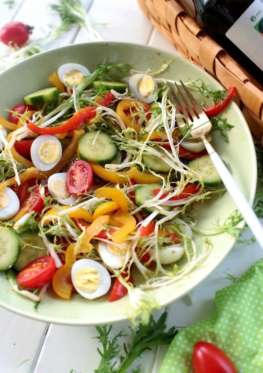 Giảm cân hiệu quả, làm đẹp làn da với món salad tổng hợp siêu ngon