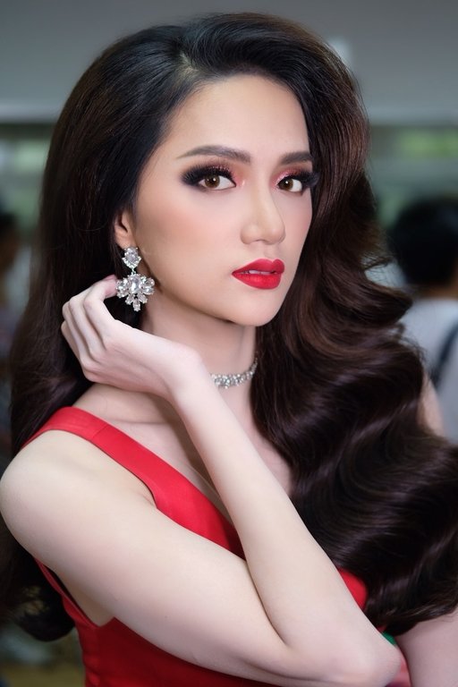 hot-huong-giang-idol-lo-anh-hau-truong-dep-xuat-sac-dang-status-xuc-dong-truoc-gio-g