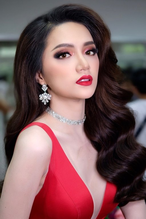 hot-huong-giang-idol-lo-anh-hau-truong-dep-xuat-sac-dang-status-xuc-dong-truoc-gio-g