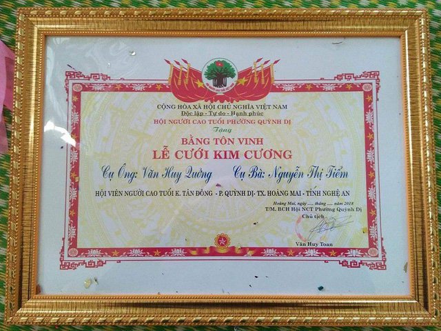 Bộ ảnh cưới kim cương của hai ông bà đã nắm tay qua 60 mùa xuân