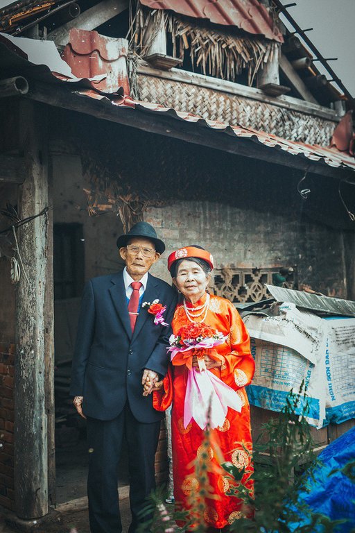 Bộ ảnh cưới kim cương của hai ông bà đã nắm tay qua 60 mùa xuân