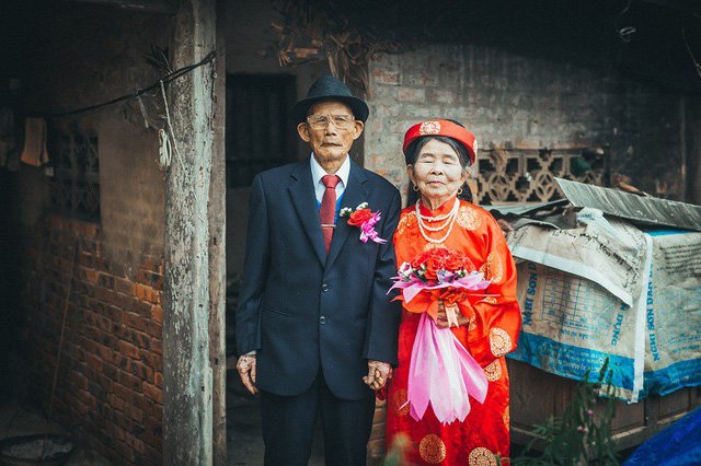 Bộ ảnh cưới kim cương của hai ông bà đã nắm tay qua 60 mùa xuân