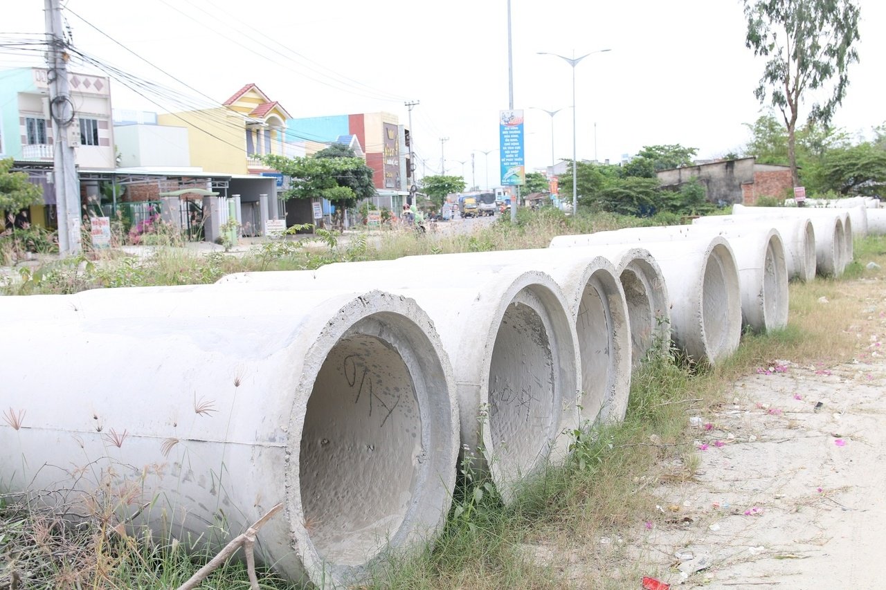 hien-trang-dang-do-cua-con-duong-lam-mai-khong-xong