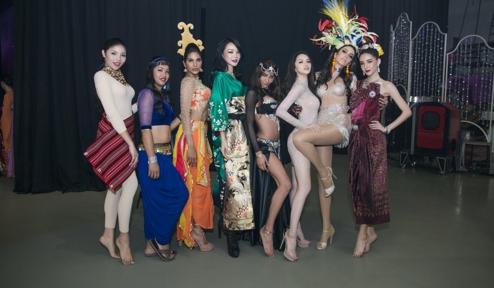 huong-giang-idol-va-hanh-trinh-ghi-dau-an-day-cam-hung-tren-dat-thai