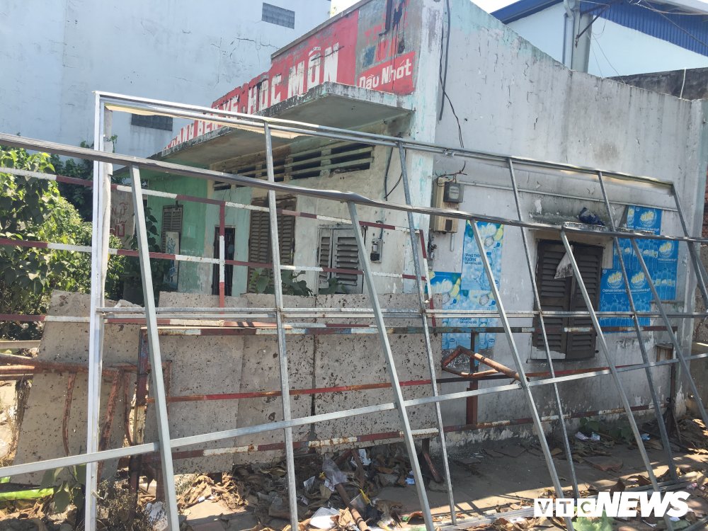 Bên trong bến xe An Sương, TP.HCM: Nhếch nhác, xuống cấp nghiêm trọng