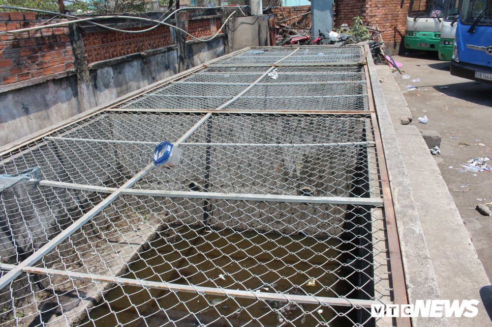 Bên trong bến xe An Sương, TP.HCM: Nhếch nhác, xuống cấp nghiêm trọng