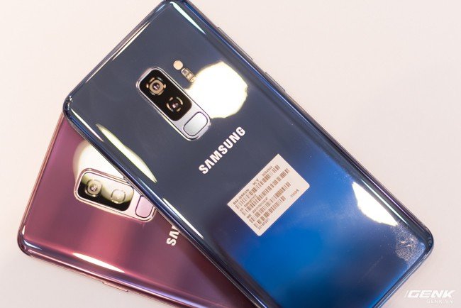 Cận cảnh Galaxy S9+ màu Xanh San Hô phiên bản nhà mạng KT Hàn Quốc