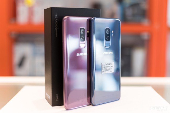 Cận cảnh Galaxy S9+ màu Xanh San Hô phiên bản nhà mạng KT Hàn Quốc