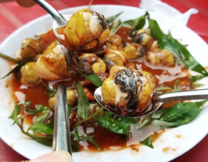 Ăn vặt gì ở Sài Gòn với 20.000 đồng?