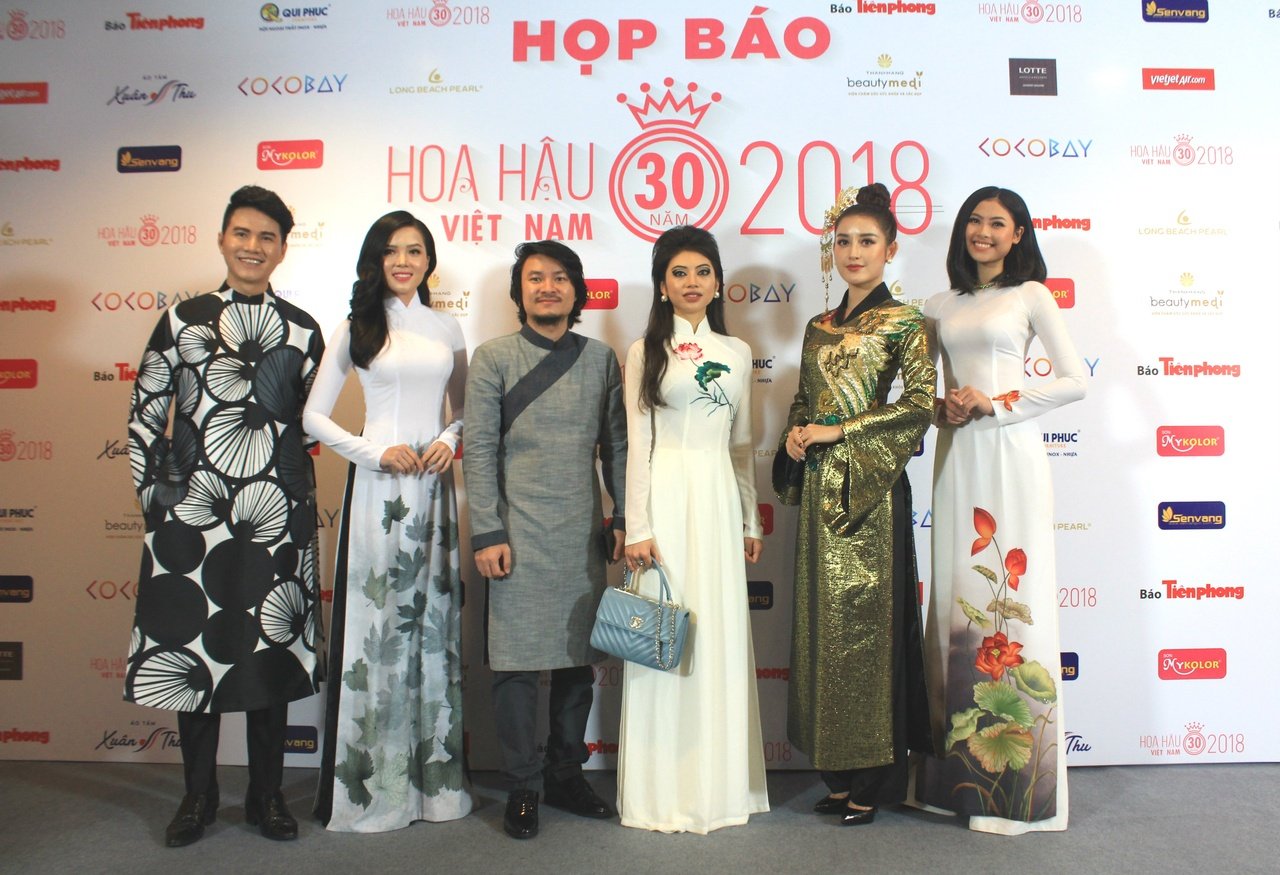 hot-top-3-hoa-hau-viet-nam-2014-va-2016-cung-xuat-hien-trong-mot-khung-hinh-ban-cham-ai-dinh-hon
