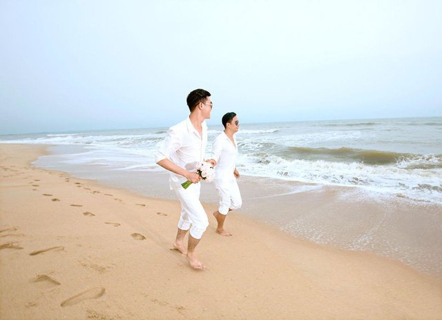 Đám cưới đồng tính nam của cặp đôi điển trai ở Đồng Tháp gây 