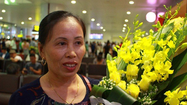 Bố mất sớm, mẹ bán thịt, cậu học trò Quảng Bình đỗ ĐH số một thế giới