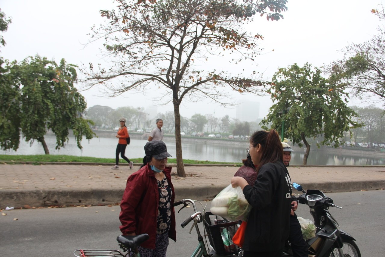 nguoi-dan-ha-noi-chung-tay-giai-cuu-nong-san-cho-nguoi-nong-dan-trang-viet