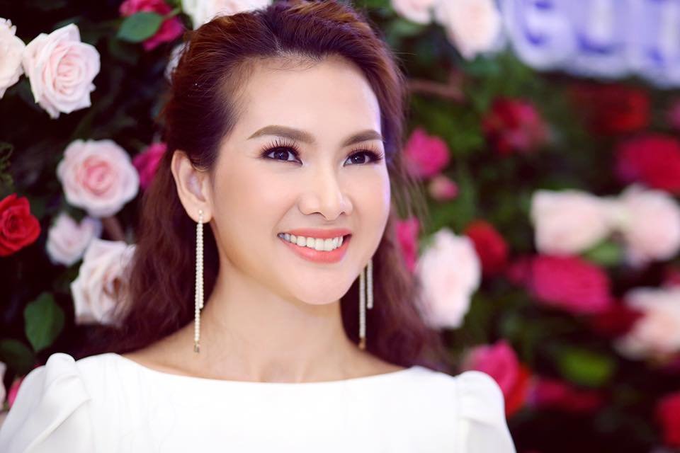 khoe-nhan-sac-bi-thoi-gian-bo-quen-sieu-mau-anh-thu-dep-khong-doi-thu-du-da-36-tuoi