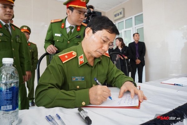 Lễ tang đẫm nước mắt của chiến sĩ PCCC hy sinh trong lúc làm nhiệm vụ