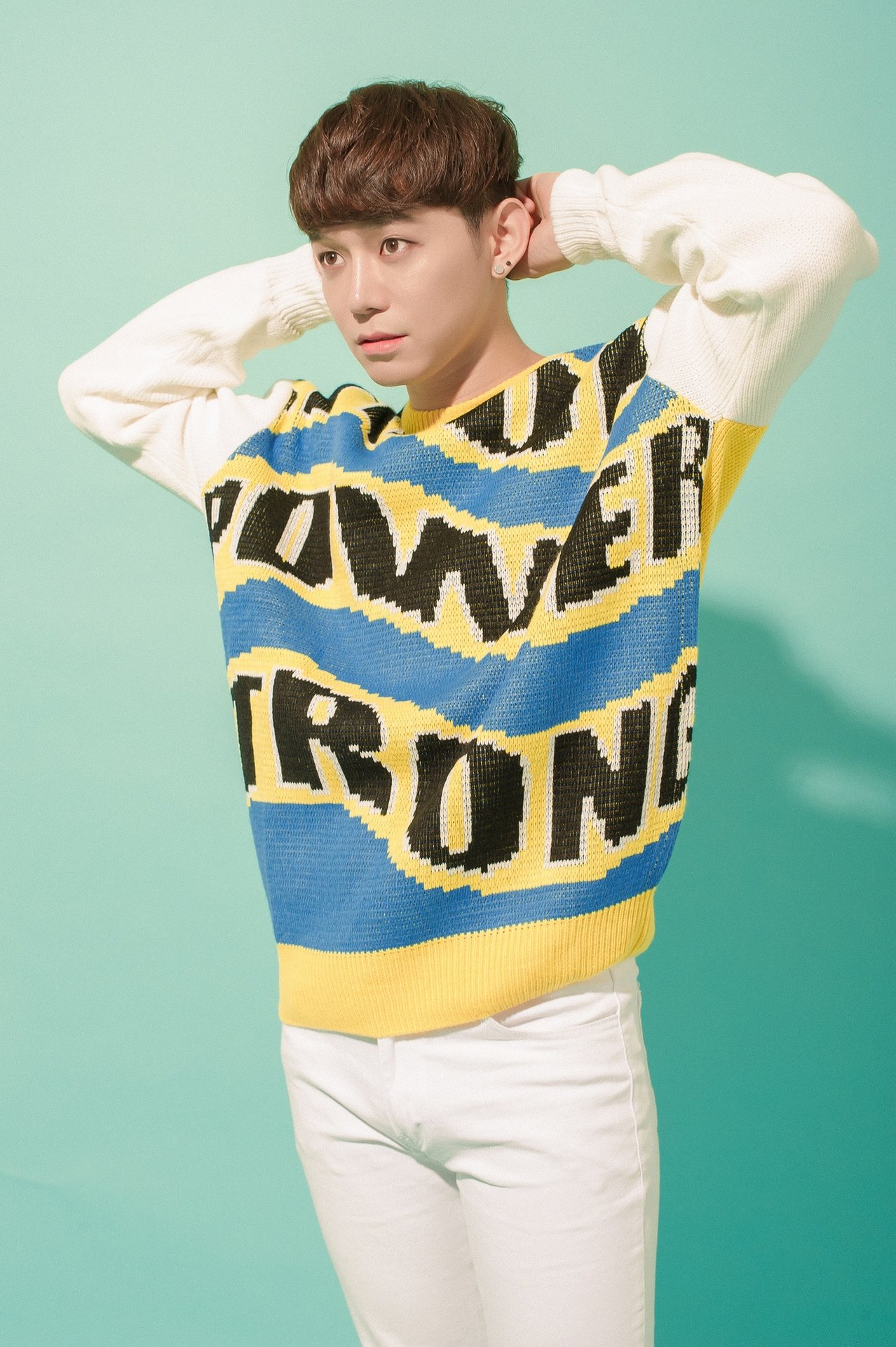 ca-si-han-quoc-jis-song-jooyoung-he-lo-li-do-bat-ngo-khi-chon-doi-hlv-le-minh-son