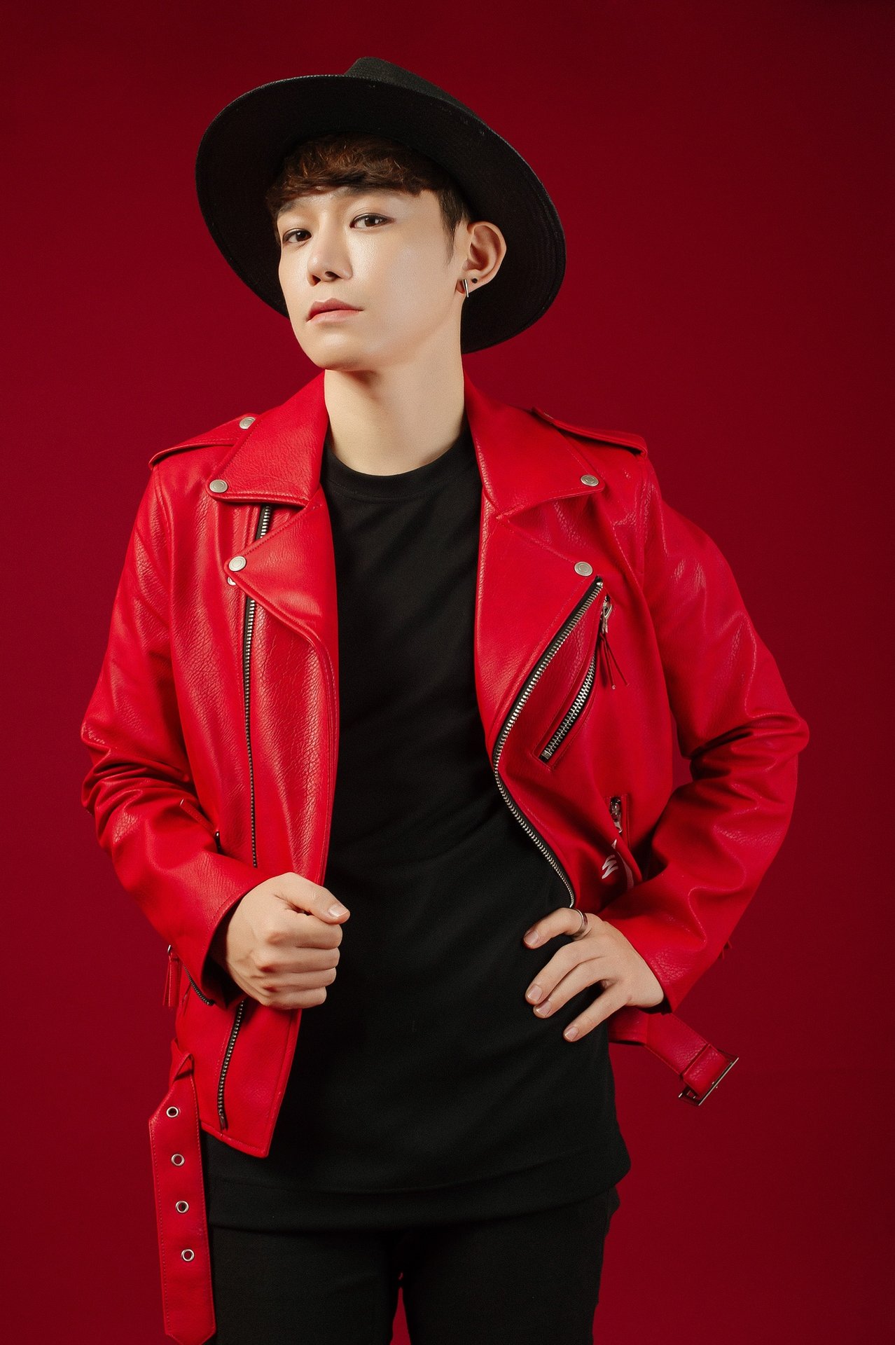 ca-si-han-quoc-jis-song-jooyoung-he-lo-li-do-bat-ngo-khi-chon-doi-hlv-le-minh-son