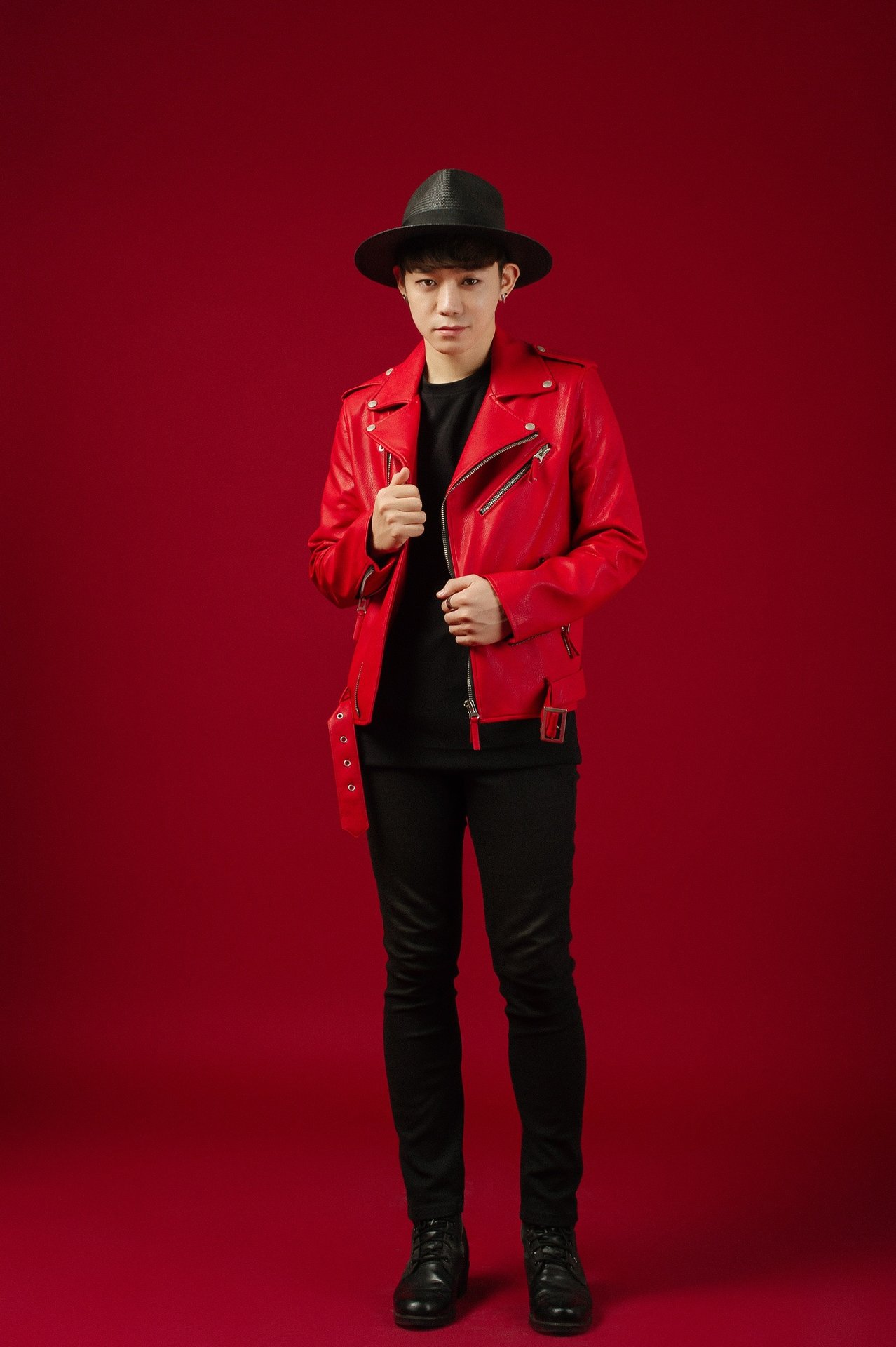 ca-si-han-quoc-jis-song-jooyoung-he-lo-li-do-bat-ngo-khi-chon-doi-hlv-le-minh-son