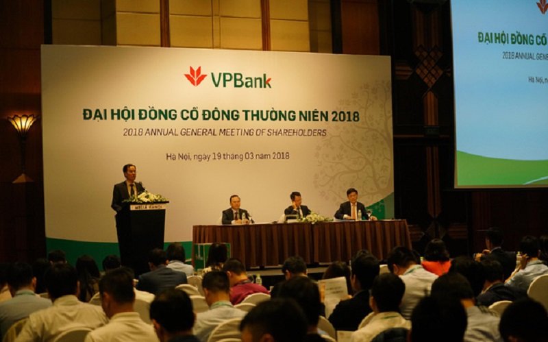 ngan-hang-buoc-vao-mua-dai-hoi-dong-co-dong-tra-co-tuc-bang-co-phieu-hay-bang-tien-se-tot-hon