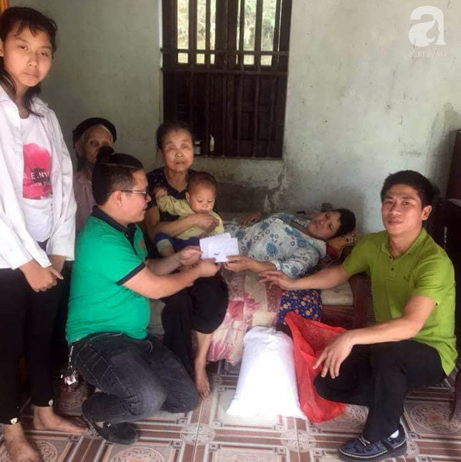 Gần 200 triệu đồng đến với gia đình cháu bé hơn 1 tuổi có mẹ bị ung thư vú, cha và 2 chị gái mù lòa tại Phú Thọ