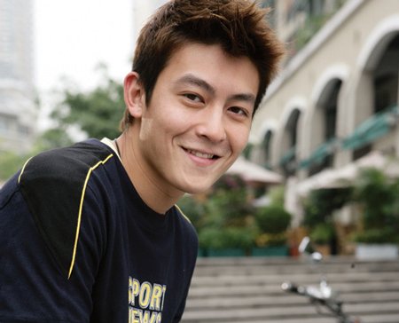 tran-quan-hy-la-ai-va-tran-quan-hy-voi-nhung-lum-xum-be-boi-tinh-duc