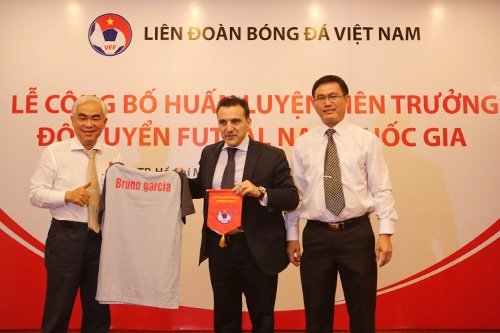 tran-anh-tu-la-ai-va-tran-anh-tu-co-gi-de-ngoi-vao-vi-tri-pho-chu-tich-vff