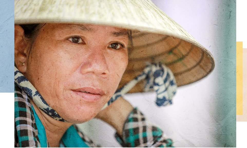 Những gánh hàng rong 'ngoan cố' trên vỉa hè đô thị