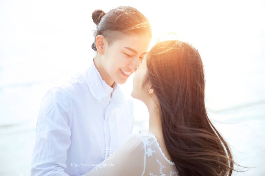 nhung-cap-doi-dong-tinh-hot-nhat-mang-xa-hoi-khien-nhieu-nguoi-vo-tim