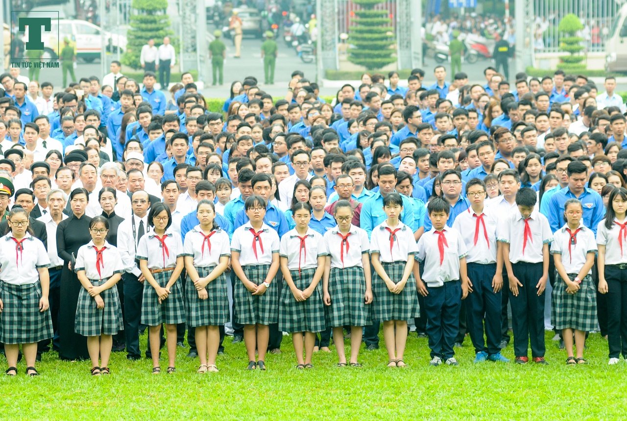 nhung-hinh-anh-an-tuong-trong-le-quoc-tang-cuu-thu-tuong-phan-van-khai