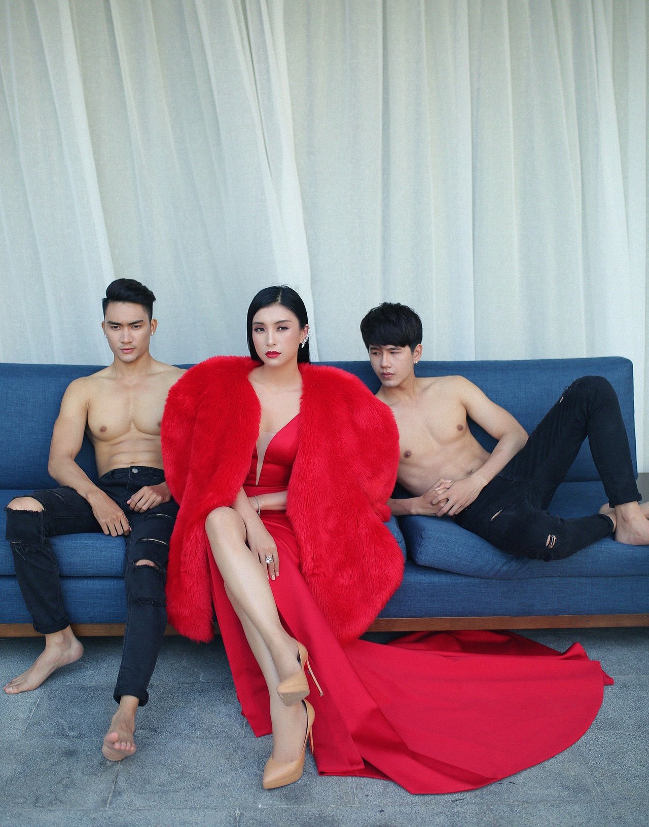 tieu-chau-nhu-quynh-he-lo-moi-tinh-tay-ba-giua-tam-bao-gay-soc-voi-hinh-anh-tao-bao