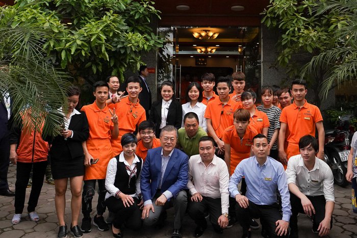 Tổng thống Hàn Quốc dừng xe ăn phở Việt 150.000đ trước khi về nước