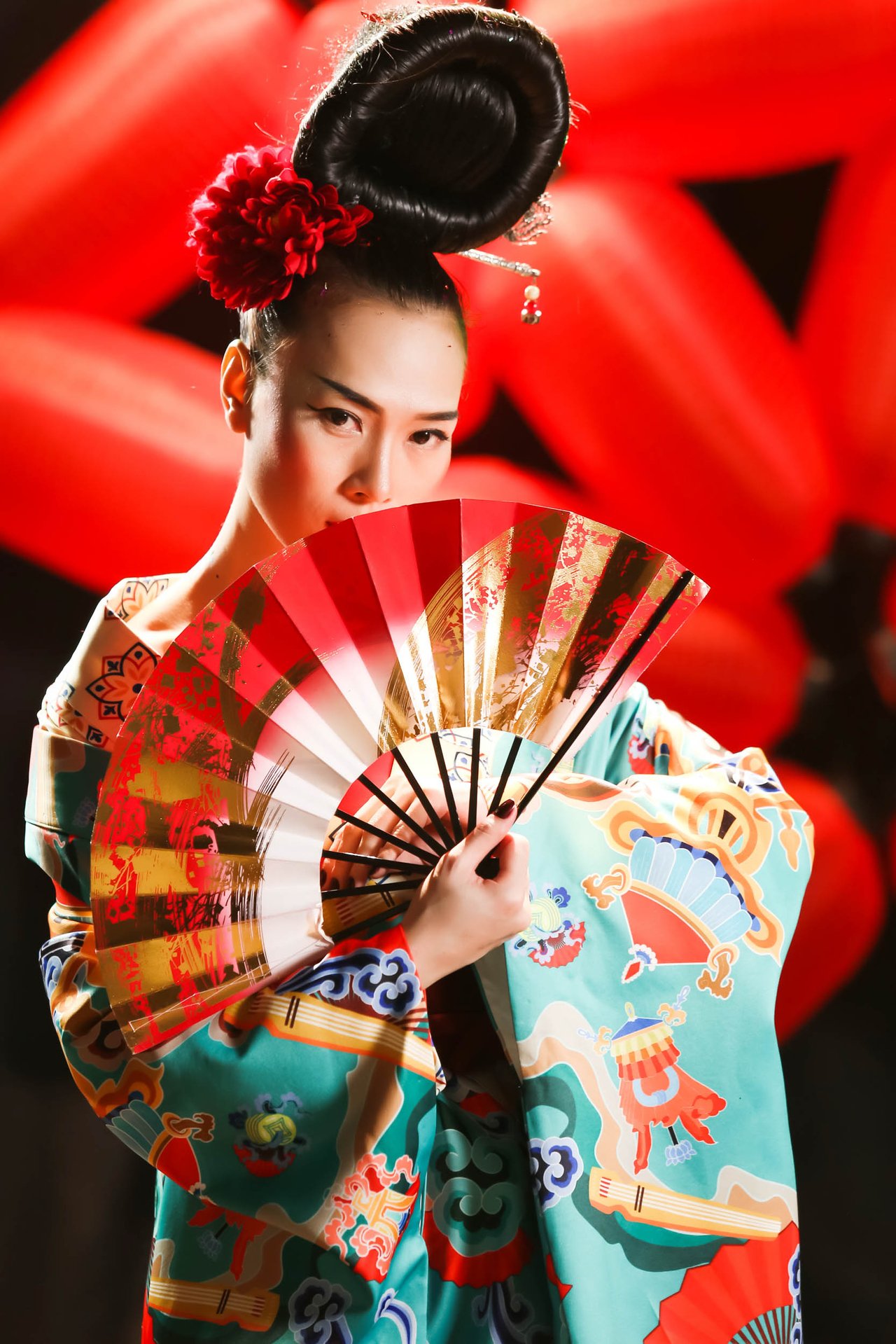 lo-guong-mat-moc-khong-son-phan-my-tam-van-khien-fans-soc-vi-qua-dep