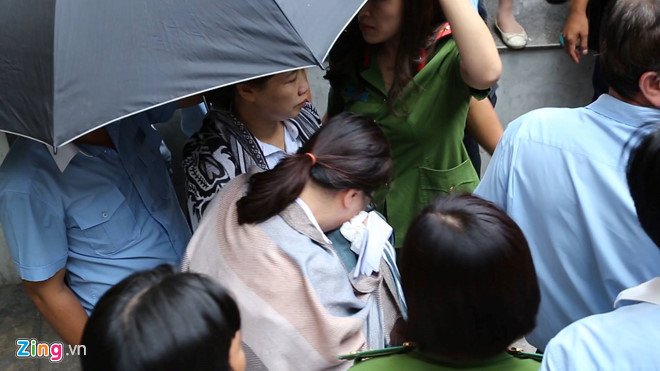 Eximbank nói hai nhân viên bị bắt là sơ suất nghiệp vụ, không cố ý