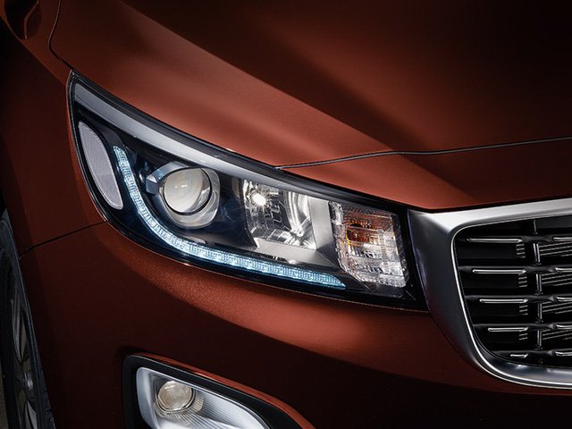 Kia giới thiệu Carnival phiên bản nâng cấp
