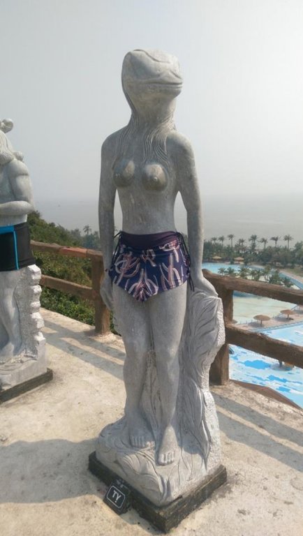 tuong-12-con-giap-hoa-than-duoc-mac-quan-bikini