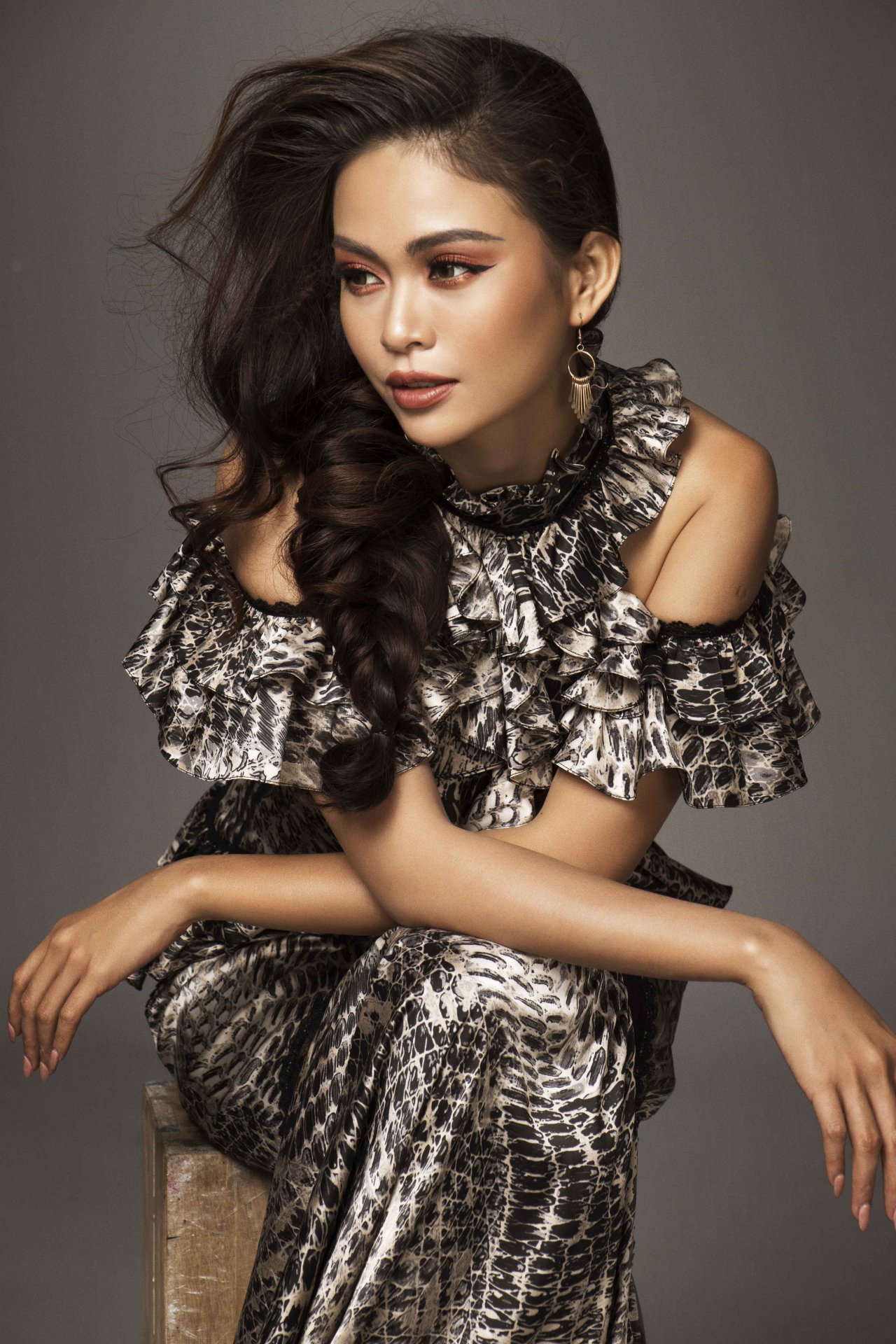 mau-thuy-va-hoang-thuy-khien-dan-mang-tranh-cai-chia-phe-vi-bo-anh-dep-rung-roi