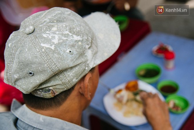 co-ban-com-de-thuong-het-suc-o-sai-gon-10-ngan-cung-ban-khach-nhieu-tien-cung-co-com-an