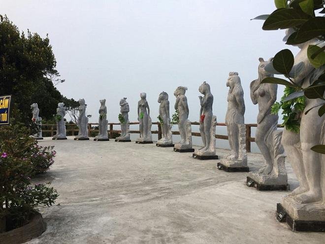tuong-12-con-giap-o-do-son-lai-duoc-deo-nho-xanh-nho-do