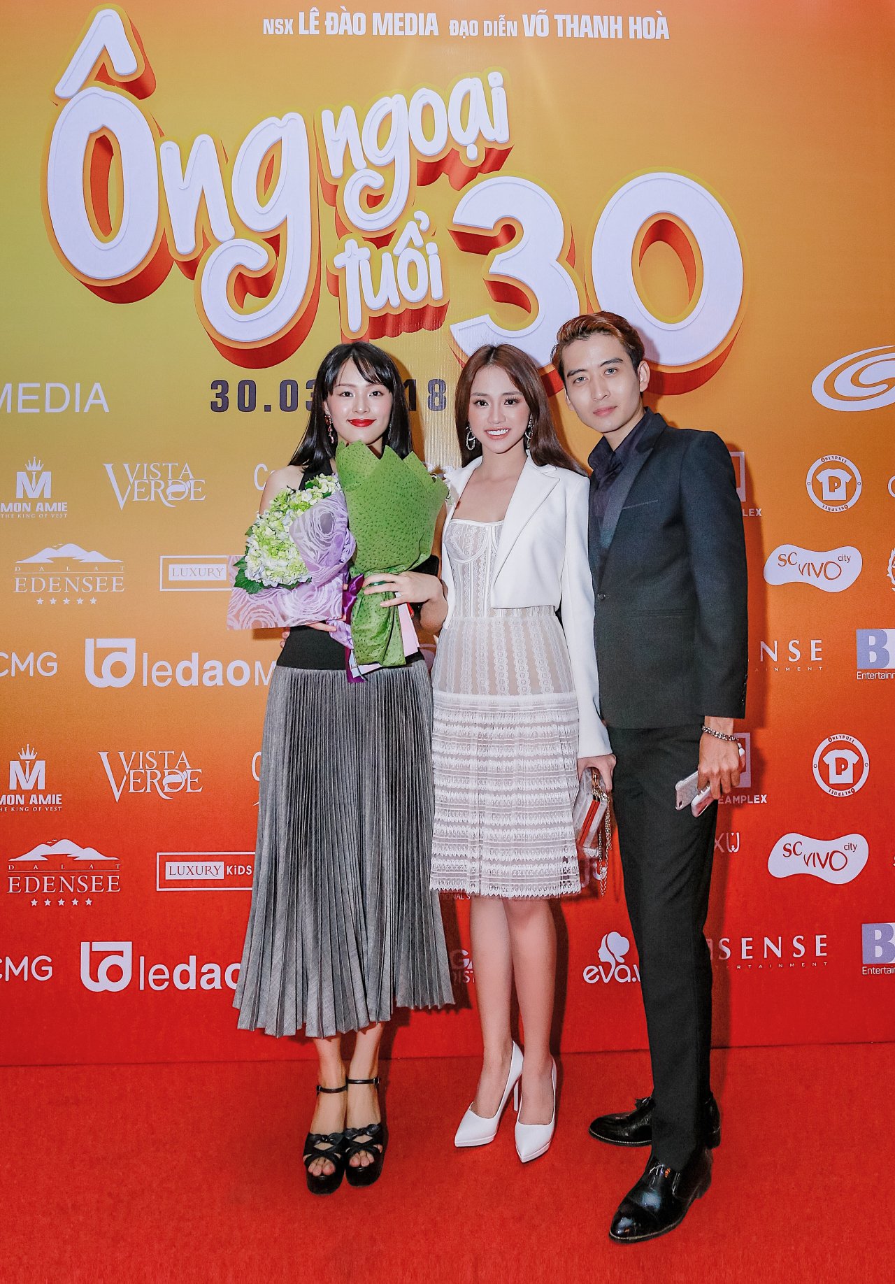 do-sac-cung-ha-vi-thien-nga-the-face-van-dep-khong-lep-ve