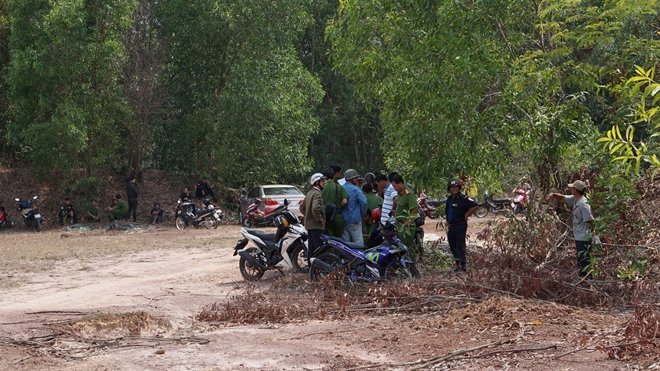 Người phụ nữ bị chồng sát hại, đốt cháy đen