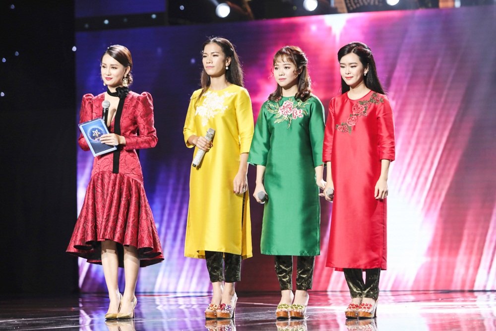 yuuki-anh-bui-cung-dong-doi-dien-ao-dai-den-giao-thong-chinh-phuc-ca-khuc-kho-nhat-vong-thach-dau