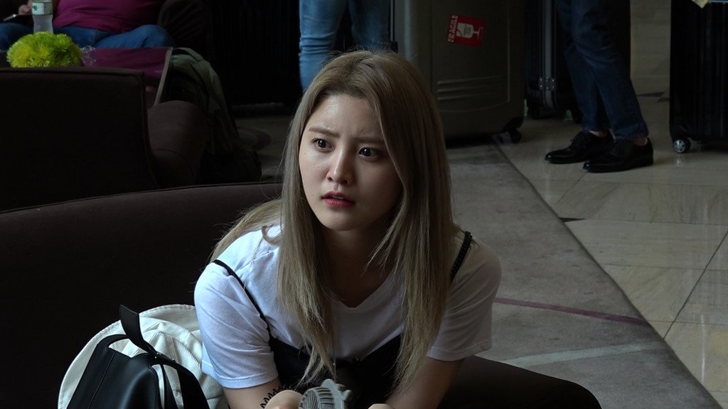 EXID ở Việt Nam: Vẫn tươi tắn và xinh đẹp dù phải đi bộ dưới trời nắng
